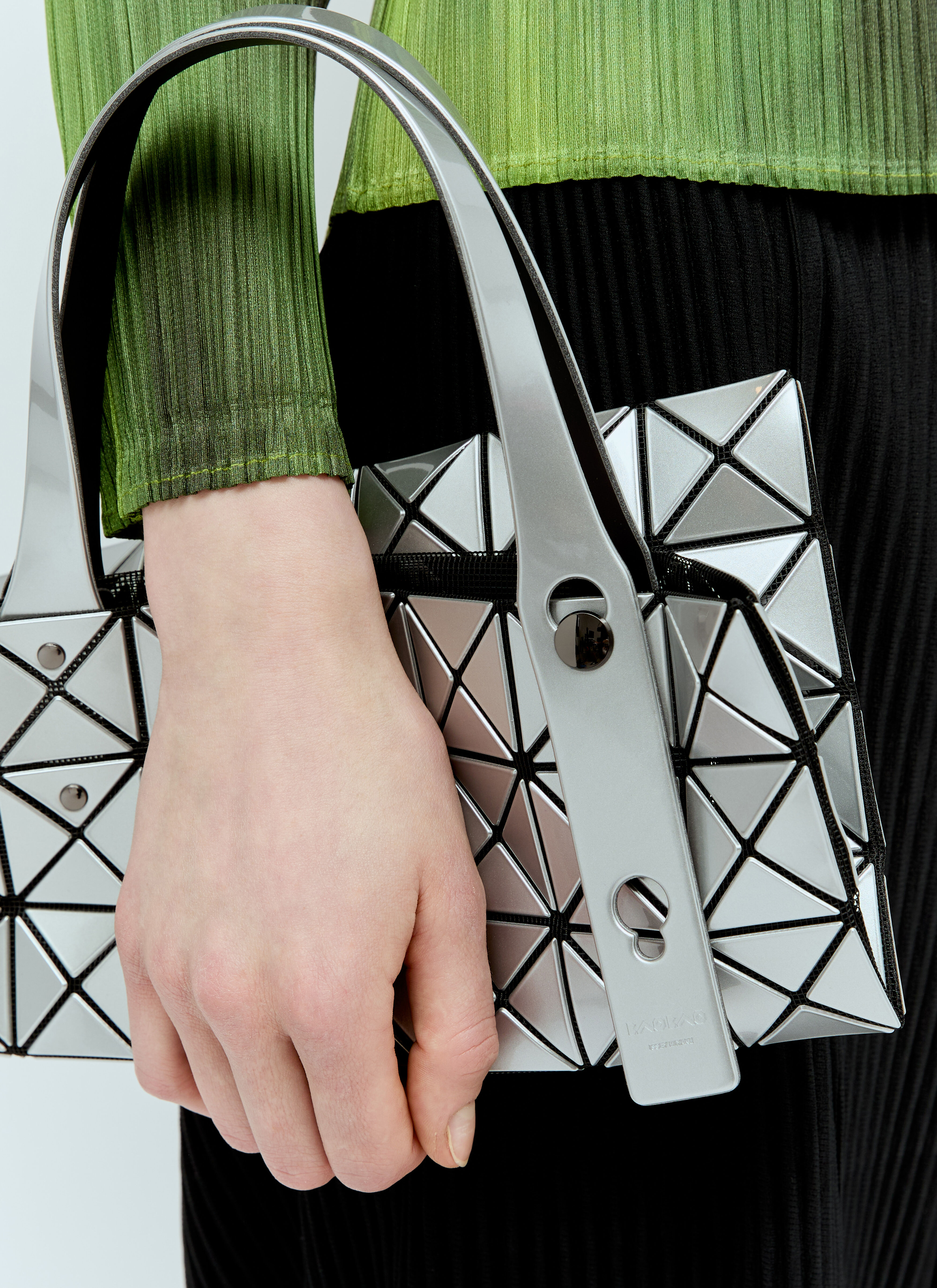 BAOBAO ISSEY MIYAKE プリズム シルバー 19840494_44600733_600.jpg