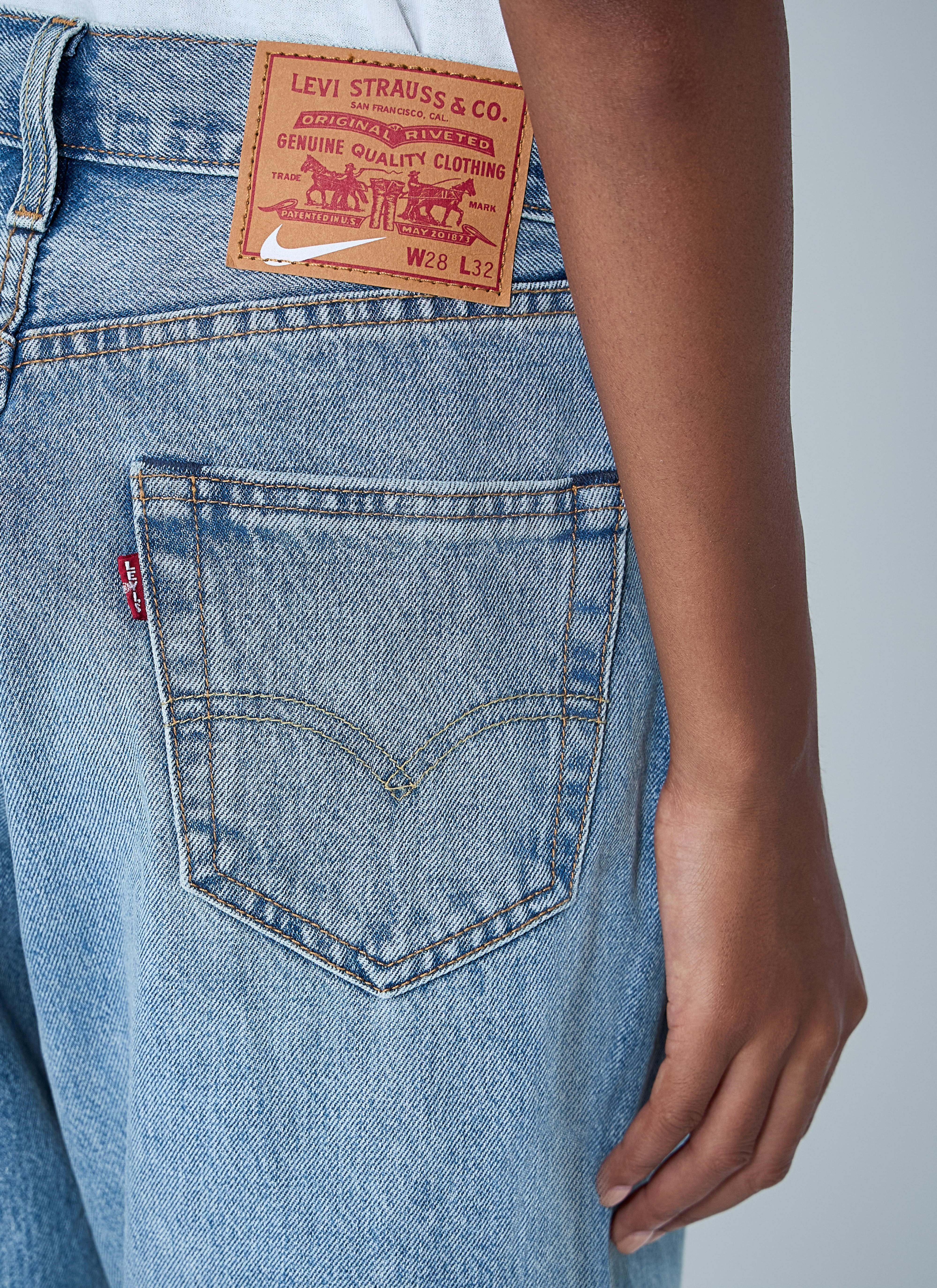 Levi's x Nike Logo Motif Denim Jeans in Blue für Damen | LN-CC®