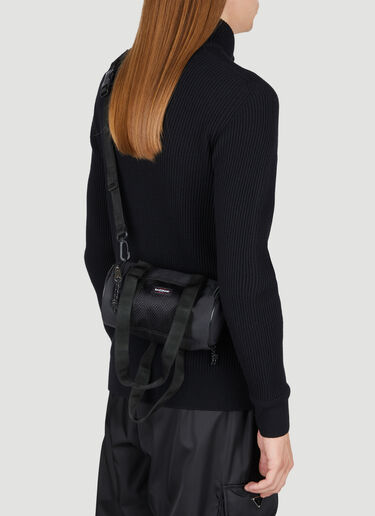スモール ダッフル クロスボディバッグ Eastpak x Telfar スモール ダッフル クロスボディバッグ ブラック est0353013