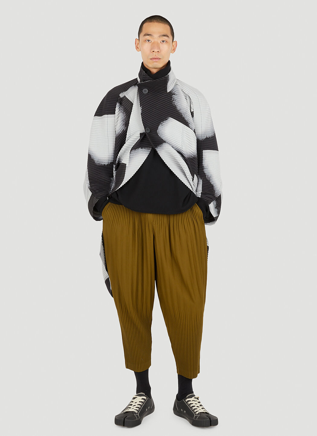 Homme Plissé Issey Miyake Lantern Coat in Black | LN-CC