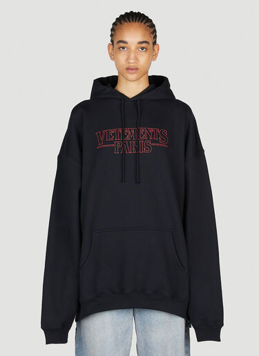 VETEMENTS ロゴ フードスウェットシャツ ブラック vet0254007