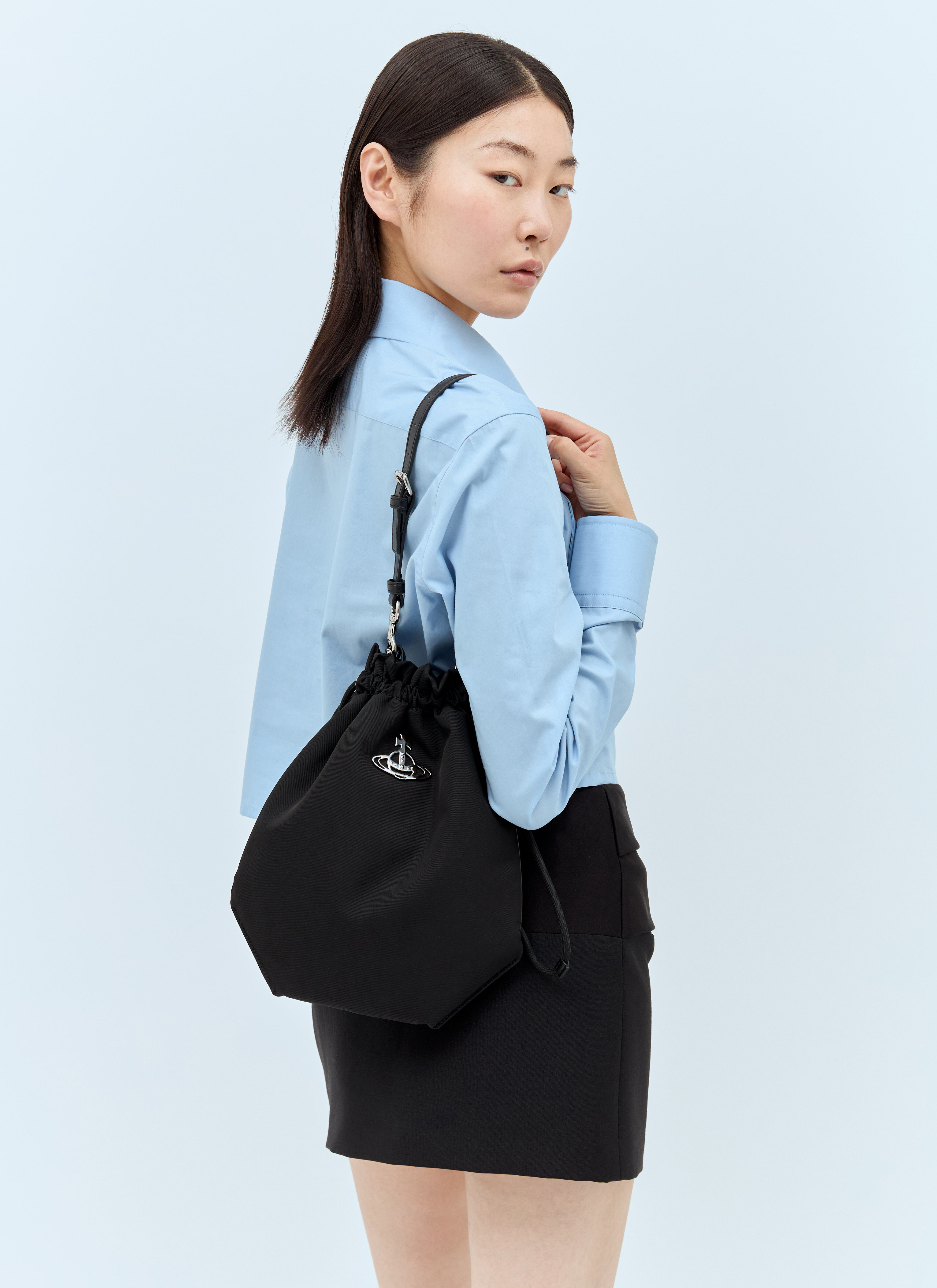 【VIVIENNE WESTWOOD】 LOGO PLAQUE DRAWSTRING SHOULDER BAG Vivienne Westwood Women's' Logo Plaque Drawstring Shoulder