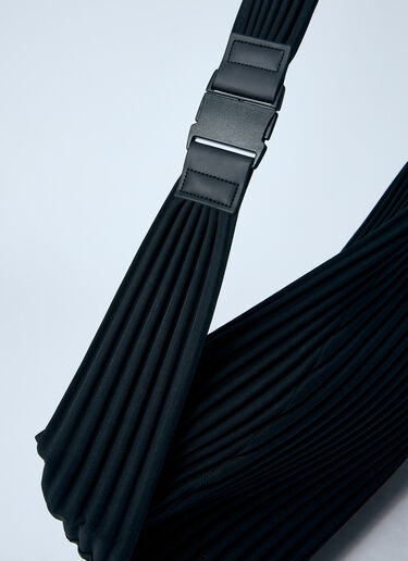 Homme Plissé Issey Miyake 오버랩 숄더백  블랙 hmp0160018