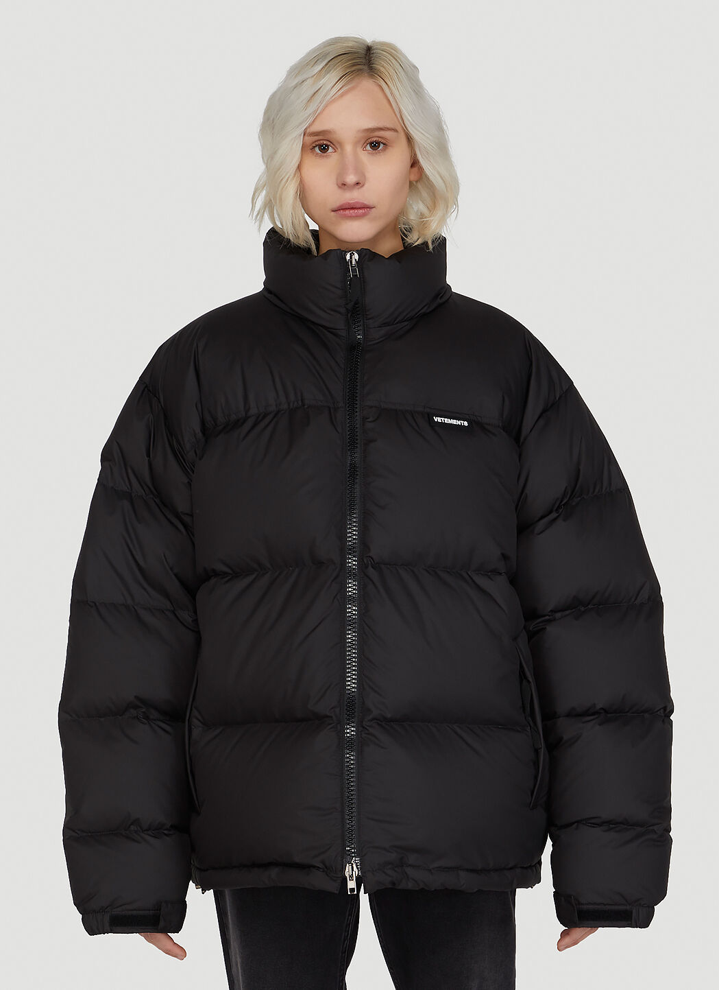 VETEMENTS Logo Puffer Jacket in Black LN CC