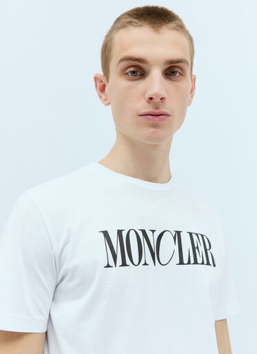 Moncler Logo Print T-Shirt White mon0158022