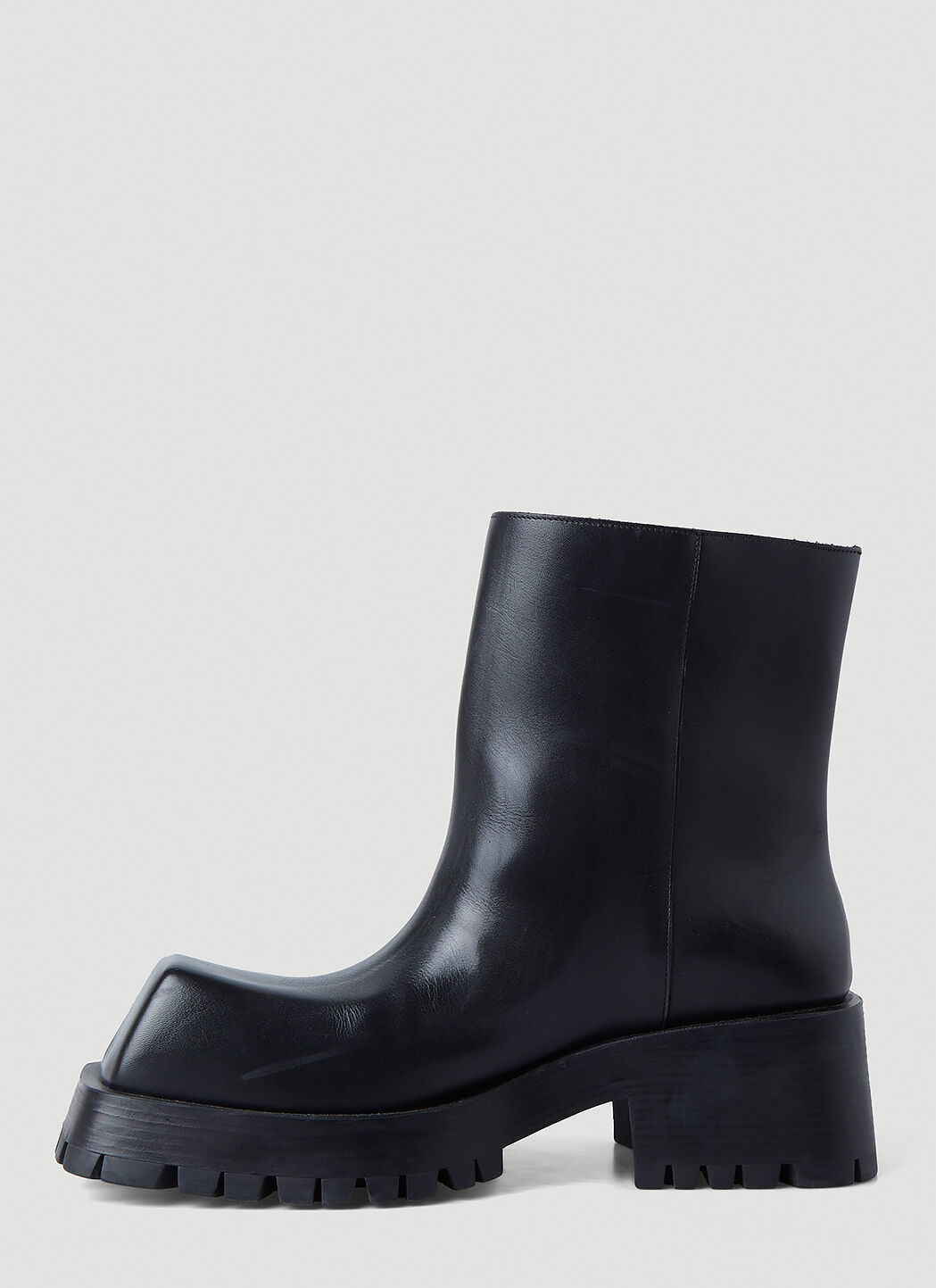 Balenciaga Men s Trooper Ankle Boots in Black LN CC