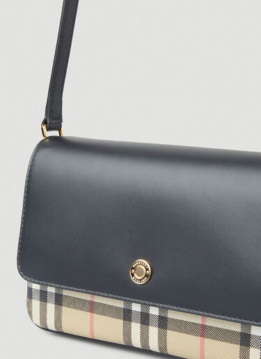 Burberry New Hampshire Shoulder Bag Beige bur0248057