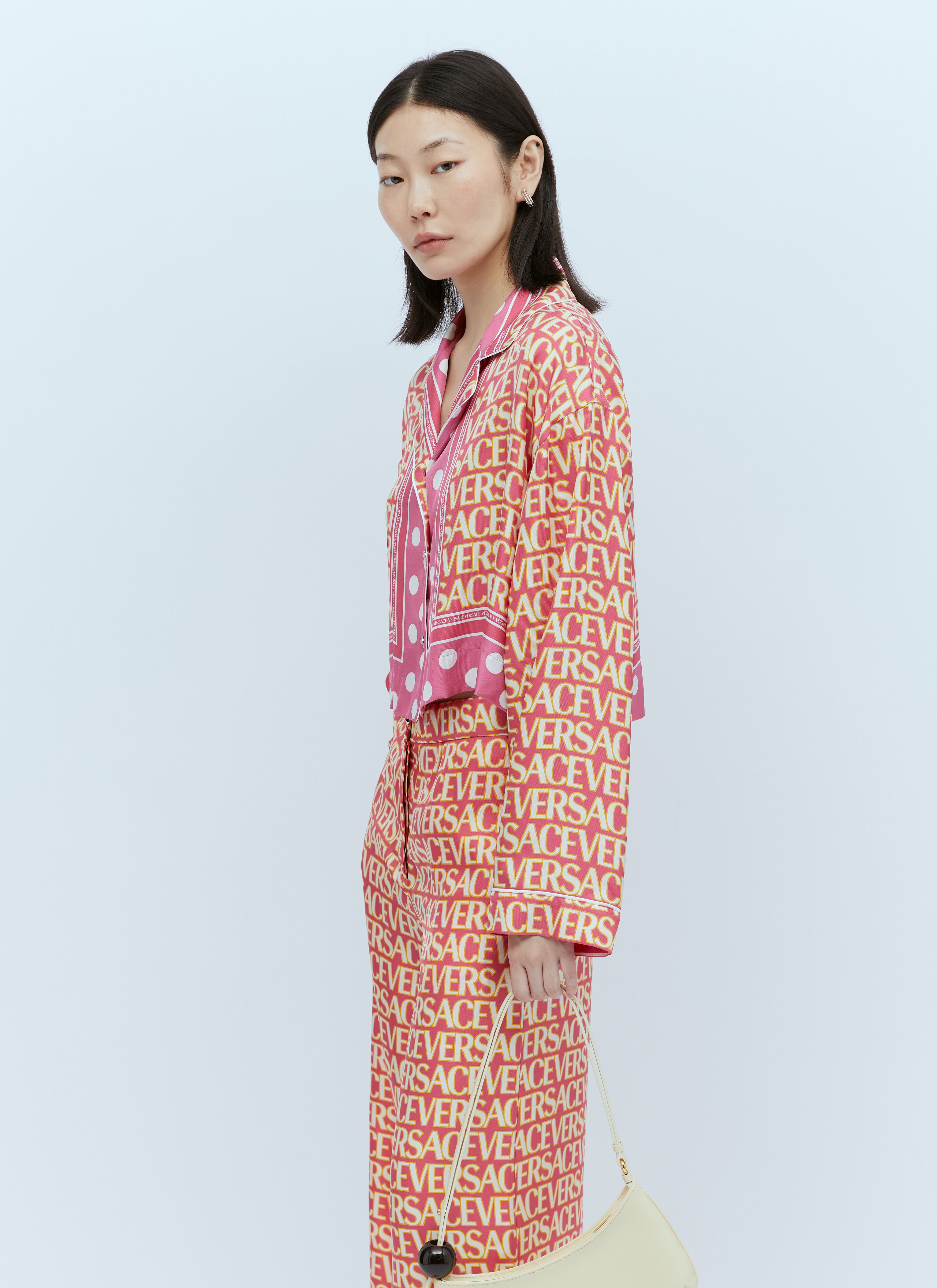 Versace レディース ロゴプリント・クロップドTシャツ の ピンク