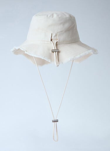 LN-CC® - Jacquemus: Le Bob Artichaut Bucket Hat - White Jacquemus Le Bob Artichaut Bucket Hat White jac0366001