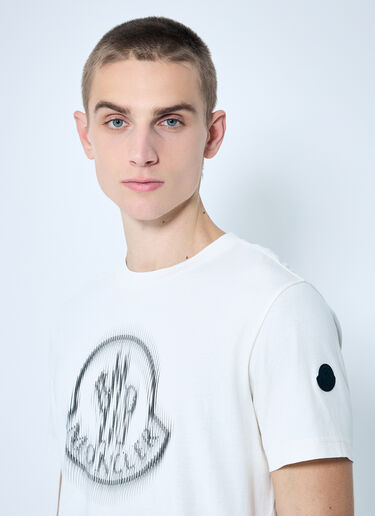 Moncler Logo Print T-Shirt Off white mon0159020