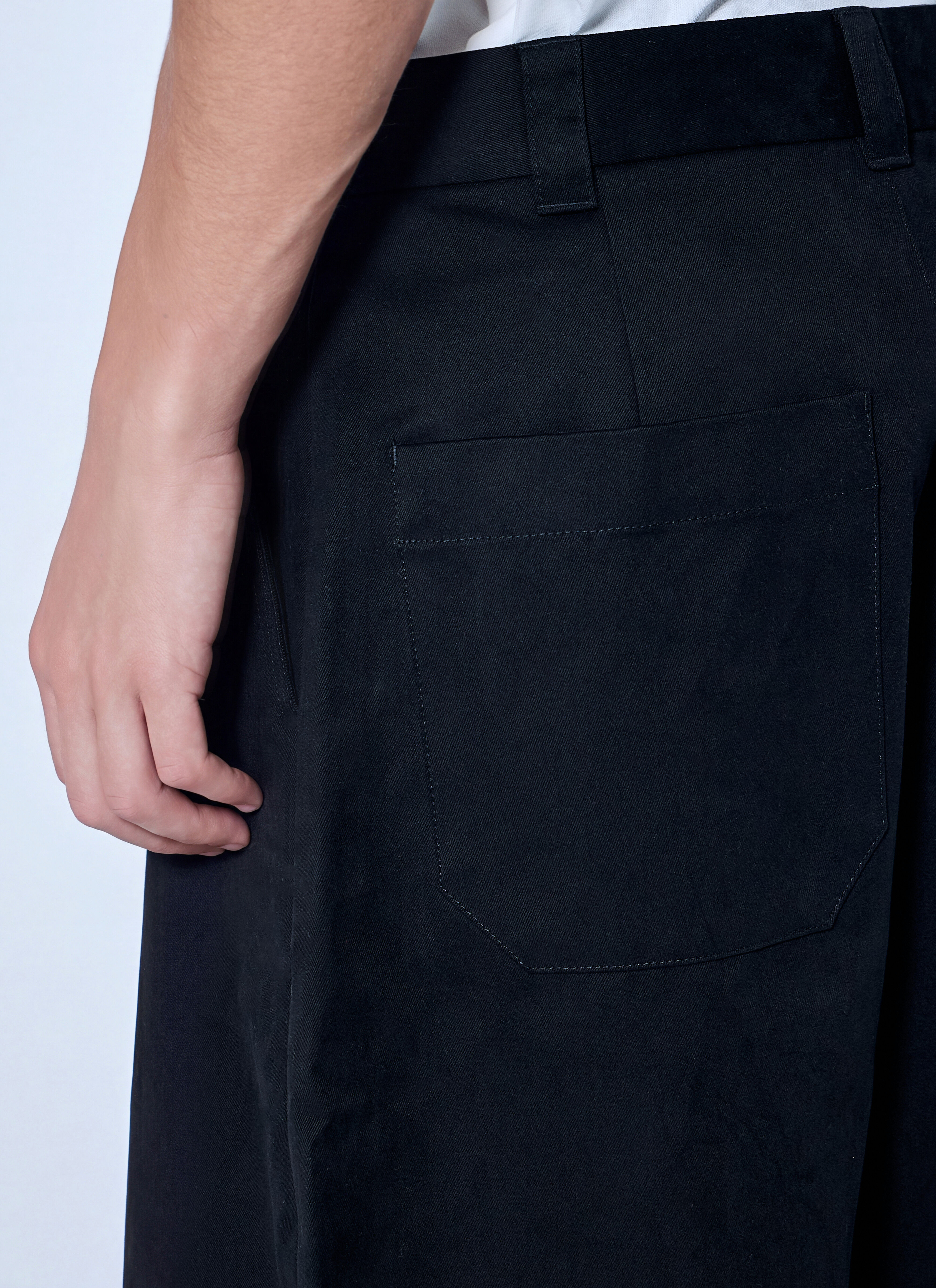 Studio Nicholson Men's' Sorte Deep Pleat Volume Pants in Black