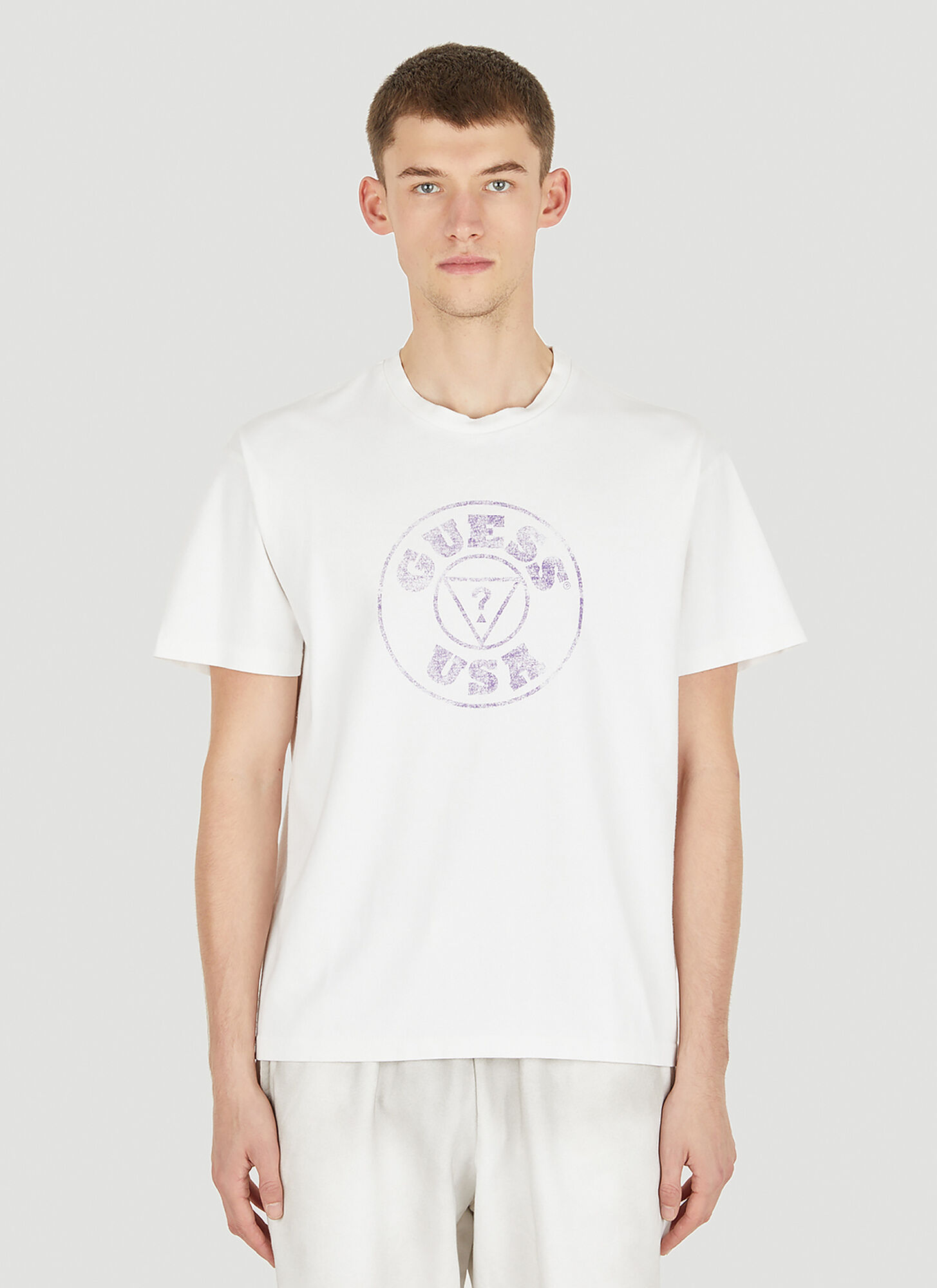 Guess Usa Circle Logo T-shirt In White