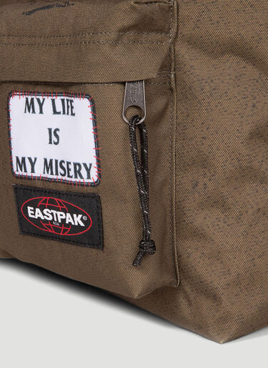 Eastpak x Pleasures Pak'r 徽标拼贴背包 卡其色 esp0146002