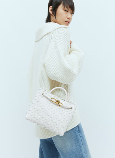 スモール アンディアーモ ハンドバッグ Bottega Veneta スモール アンディアーモ ハンドバッグ ホワイト bov0255073
