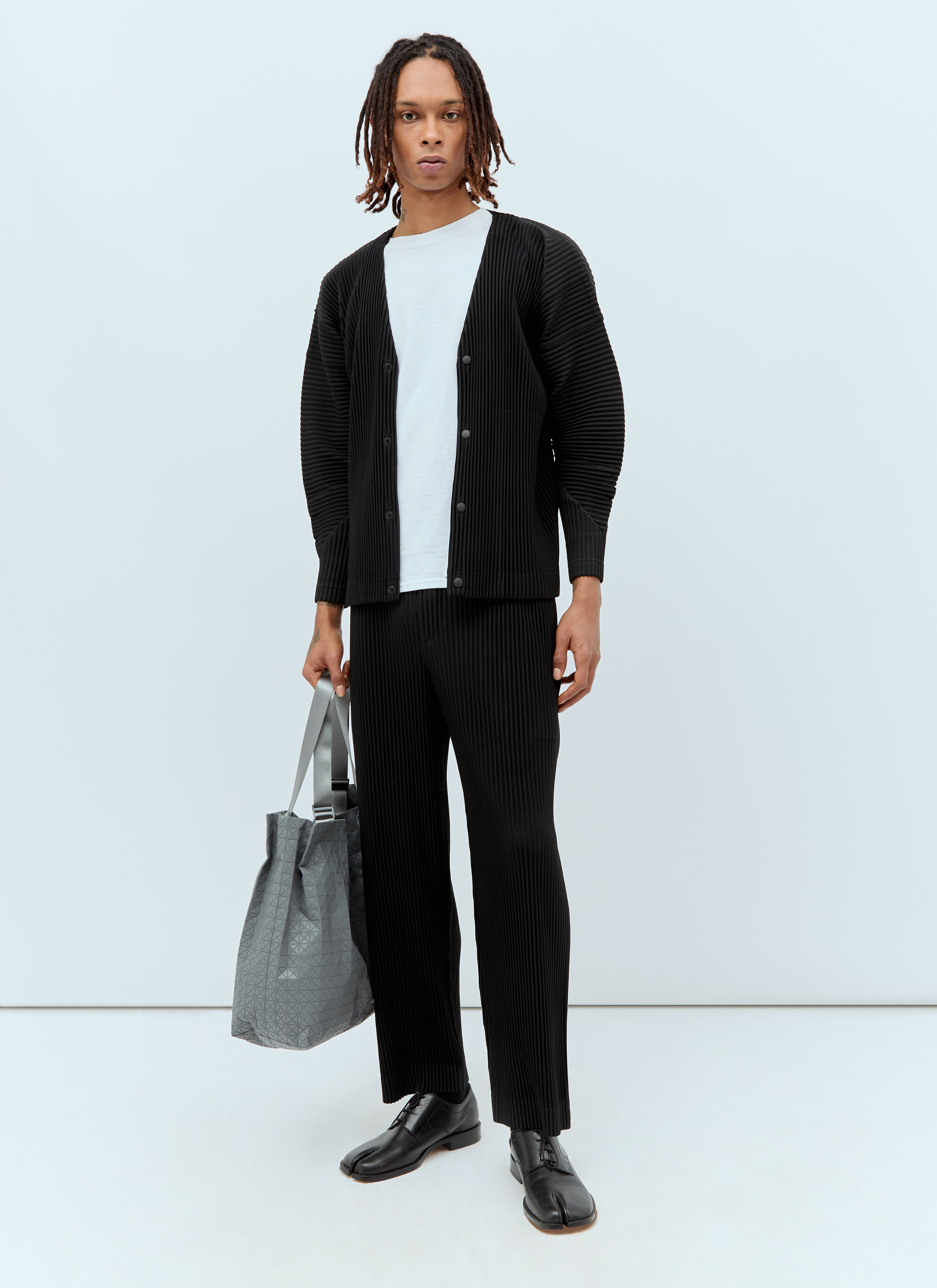 HOMME PLISSÉ ISSEY MIYAKEメンズカーディガン Homme Plissé Issey Miyake Men's' Pleated Cardigan in Black | LN-CC®