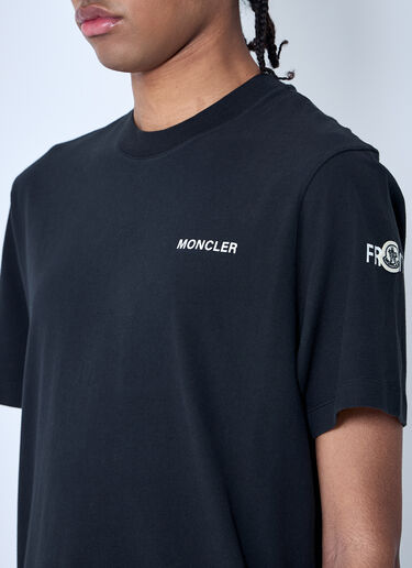 Moncler x FRGMT Hiroshi Fujiwara 徽标图案 T 恤 黑色 mfr0160057