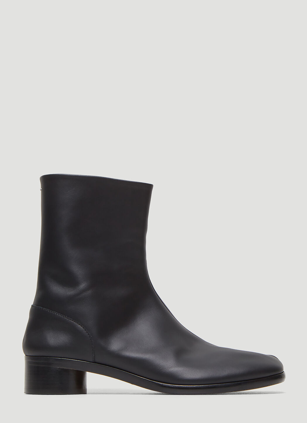 Maison Margiela Men s Tabi Ankle Boots in Black LN CC