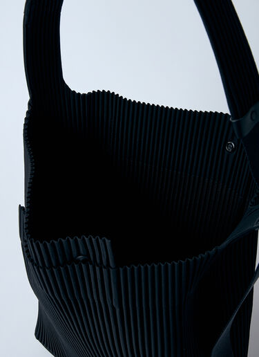 Homme Plissé Issey Miyake Utility Shoulder Bag Black hmp0160011