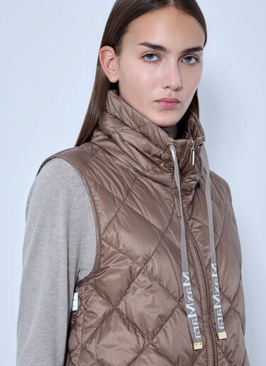 LN-CC® - Max Mara: Quilted Gilet with High Neck - Camel Max Mara Quilted Gilet with High Neck Camel max0266151
