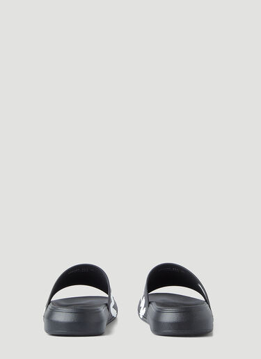 Alexander McQueen エンボス ロゴプリント スライド ブラック amq0147041