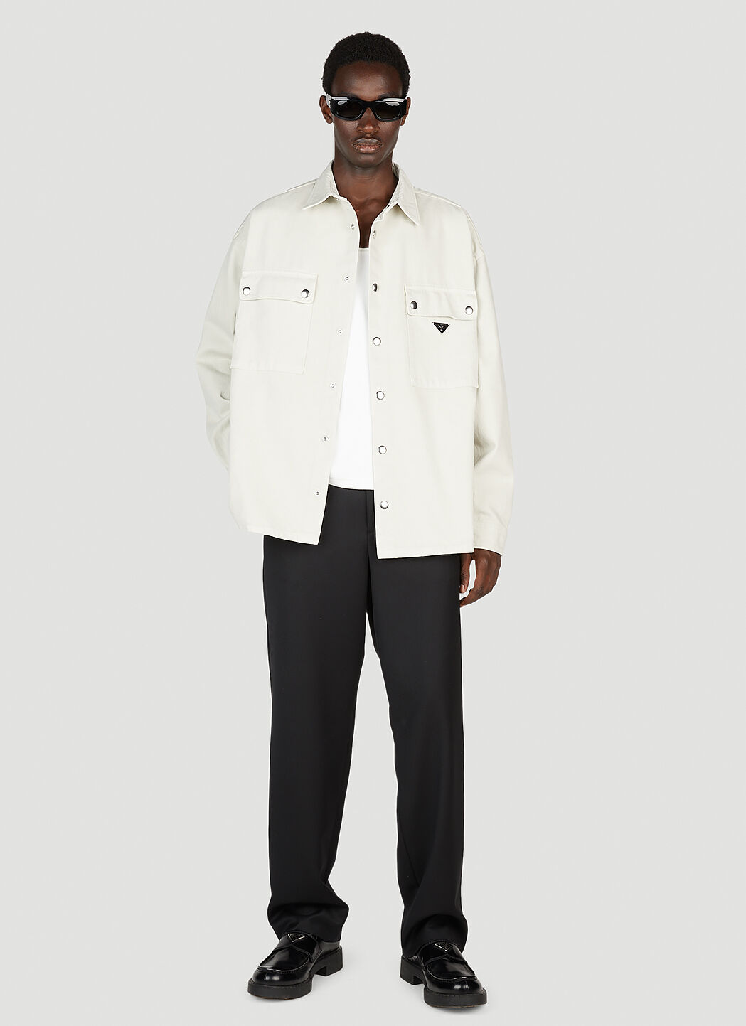 Prada Camicie Logo Plaque Shirt en Beige pour homme LN CC