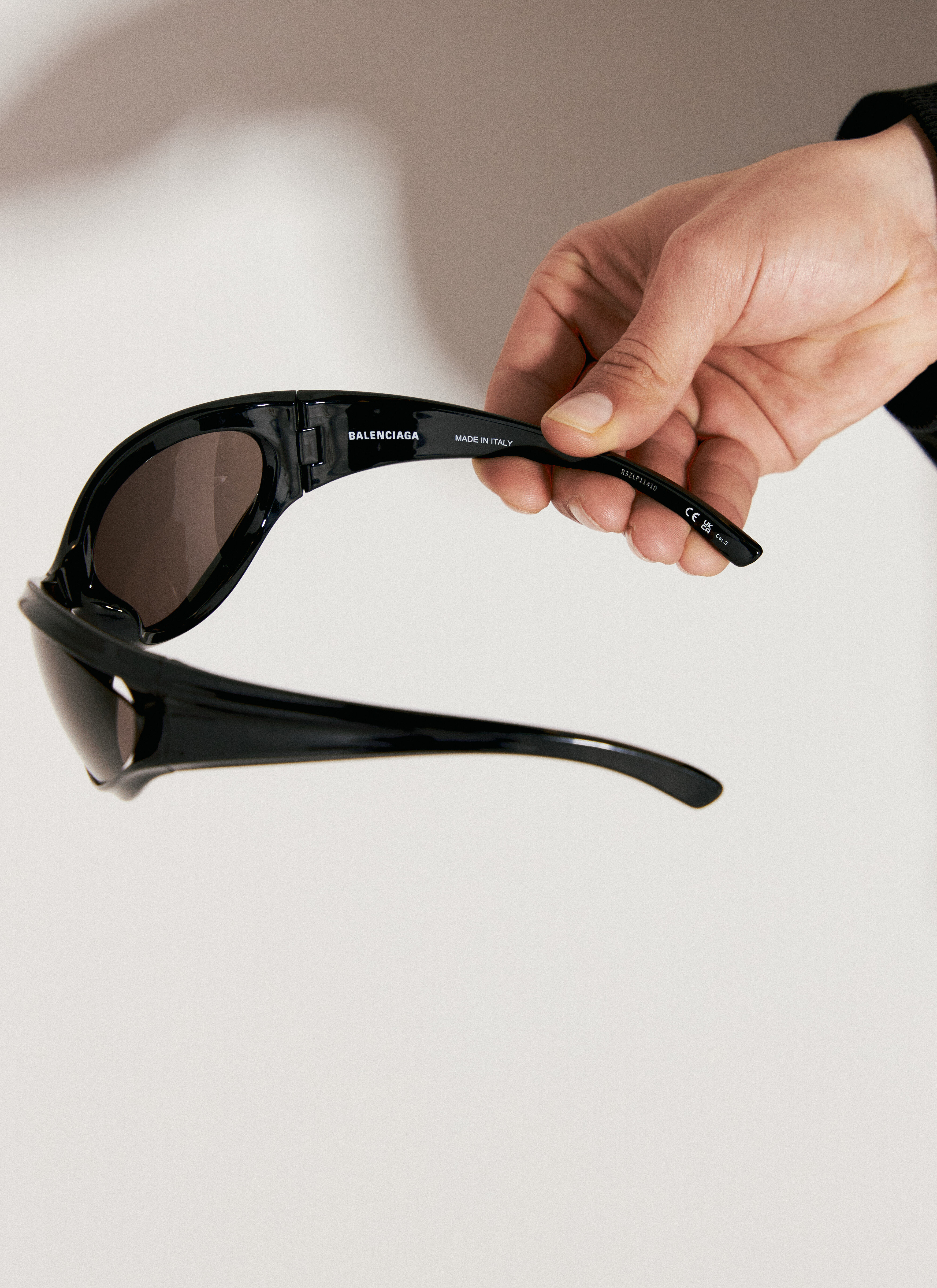 Balenciaga Men's' Dynamo Round Sunglasses in Black | LN-CC®