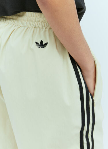 ロゴ刺繍 トラックショーツ adidas by Wales Bonner ロゴ刺繍 トラックショーツ ベージュ awb0354001