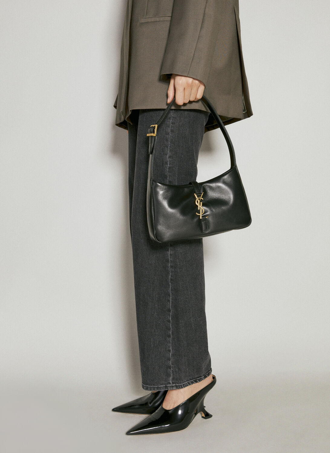 Saint Laurent Le 5 À 7 Puffer Shoulder Bag In Black