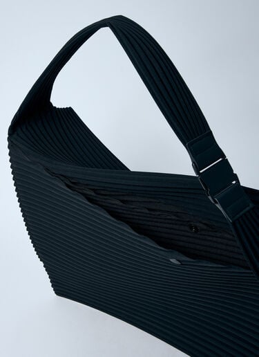 Homme Plissé Issey Miyake 오버랩 숄더백  블랙 hmp0160018