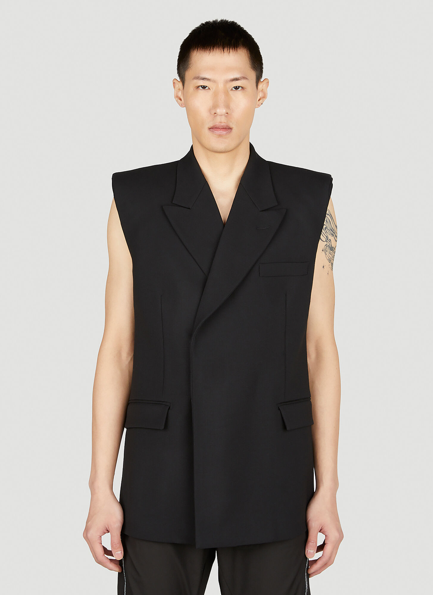 Vtmnts Sleeveless Wool Blazer With Padded Shoulders In Black
