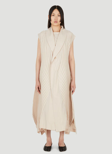 Issey Miyake 波纹无袖大衣 米 ism0249008