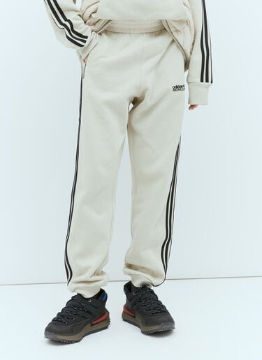 Moncler x adidas Originals 로고 아플리케 트랙 팬츠 아이보리 mad0354005
