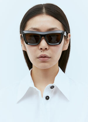Bottega Veneta 클래식 캣 아이 선글라스 블랙 bos0255001