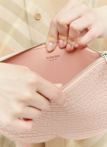 チェックポーチショルダーバッグ Burberry チェックポーチショルダーバッグ ピンク bur0255071