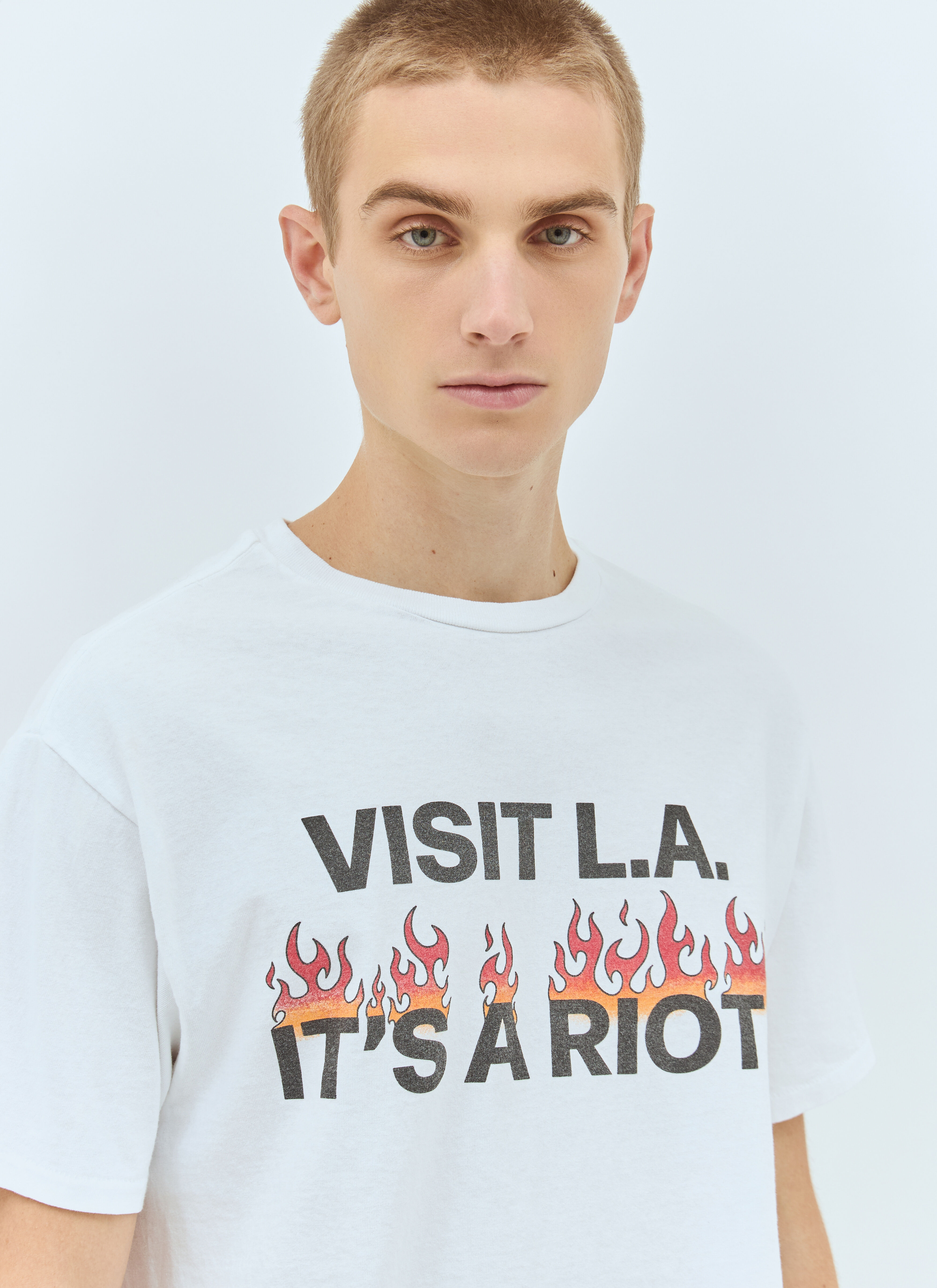 GALLERY DEPT.☆関税込☆ラ・ライオット 半袖 ホワイトTシャツ Gallery Dept. Men's' L.A. Riot T-Shirt in White | LN-CC®