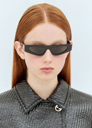 Gucci Cat-Eye Frame Sunglasses Black gus0258001