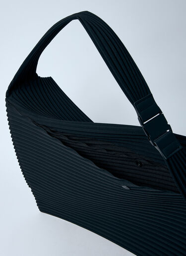 Overlap Shoulder Bag Homme Plissé Issey Miyake Overlap Shoulder Bag Black hmp0160018