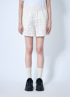 Moncler Logo Patch Shorts Beige mon0260013