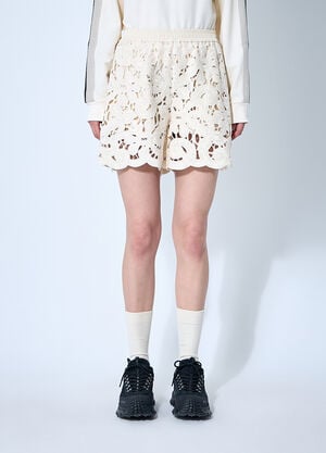 Moncler Embroidery Anglaise Shorts White mon0260014