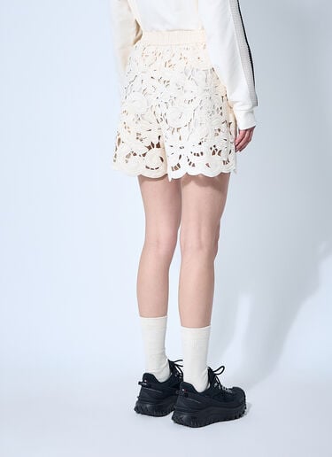 Moncler Embroidery Anglaise Shorts White mon0260014