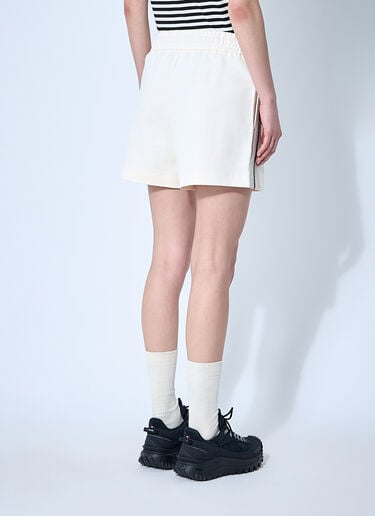 Moncler ロゴパッチ トラックショートパンツ  ベージュ mon0260032