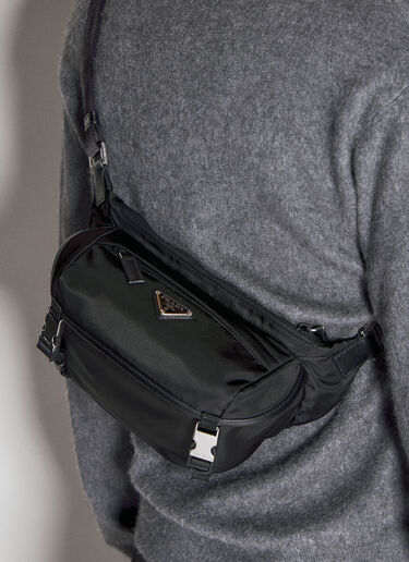 再生尼龙斜挎包 Prada 再生尼龙斜挎包 黑色 pra0155024