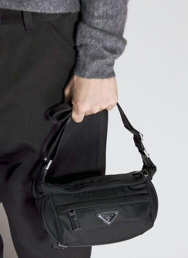 再生尼龙斜挎包 Prada 再生尼龙斜挎包 黑色 pra0155024