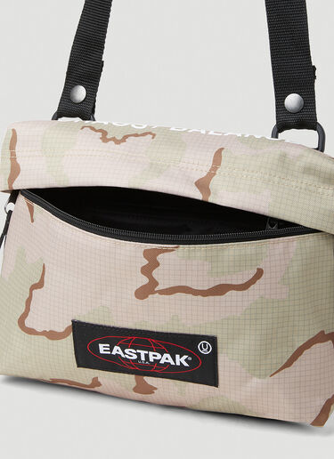 Eastpak x UNDERCOVER Camouflage Crossbody Bag Beige une0152005
