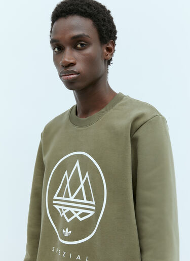 Mod Trefoil 圆领运动衫 adidas Originals by SPZL Mod Trefoil 圆领运动衫 卡其 aos0154004