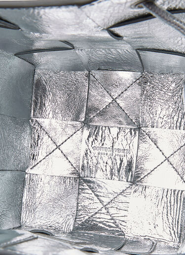 Cassette 单肩桶包 Bottega Veneta Cassette 单肩桶包 银色 bov0252104