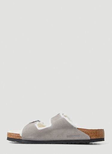 Birkenstock アリゾナ ムートン ツーストラップサンダル グレー brk0349010