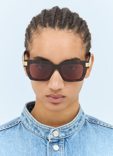 Gucci キャットアイフレームサングラス ブラウン gus0257006