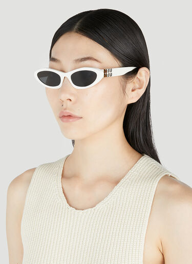 Oval Sunglasses Miu Miu Oval Sunglasses White lmu0253010