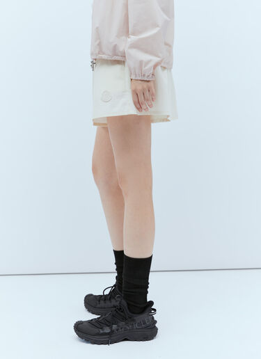 로고 패치 조절끈 쇼츠 Moncler 로고 패치 조절끈 쇼츠 크림 mon0256016